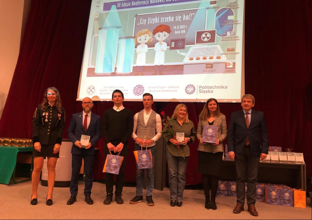 Konferencja „Czy fizyki trzeba się bać?” - wręczenie nagród